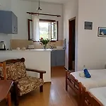 Parachos Trulos 500 Metres From The Sea דירה