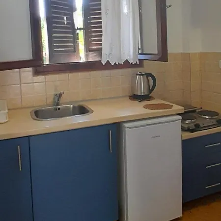 Apartman Parachos Trulos 500 Metres From The Sea